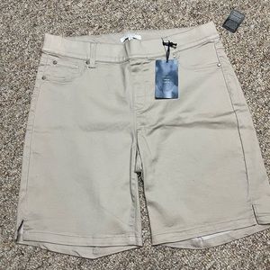 REVERY WALKING SHORTS
